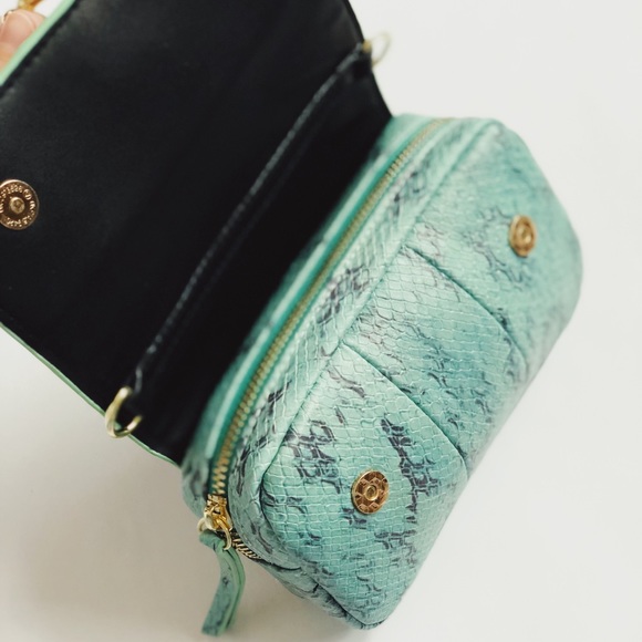 🆕Mimi Green Vegan Snake Skin Belt Bag Fanny Pack - Picture 4 of 8
